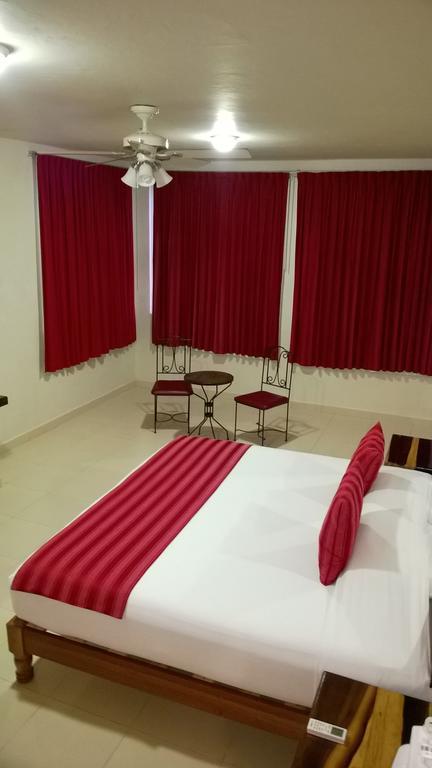 Auto Hotel Paraiso Inn Palenque Szoba fotó